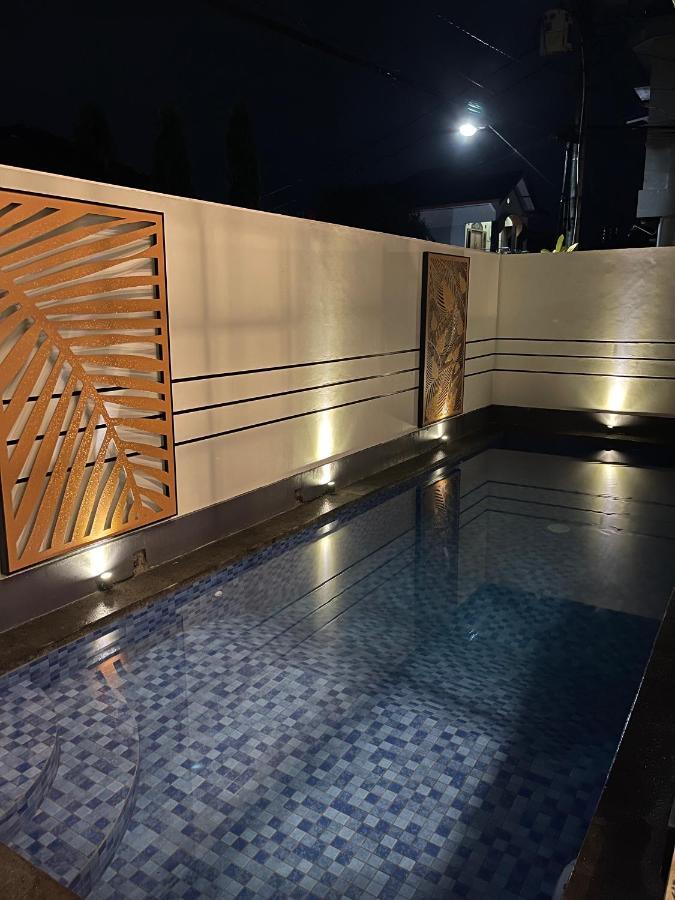 Hening Pool Villa Purwokerto Εξωτερικό φωτογραφία